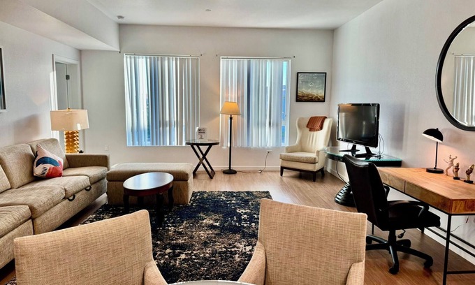 Little Tokyo Hôtel | Deluxe 2-Bedroom Stay in the Heart of Los Angeles