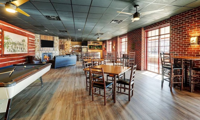 Moline Hôtel | Deluxe 2 Queen Stoney Creek Quad Cities, Work Desk, Pool | 3 Units