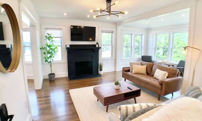 Arlington Copropriété | Deluxe and Bright 3Br, King Bed,W/D,Parking