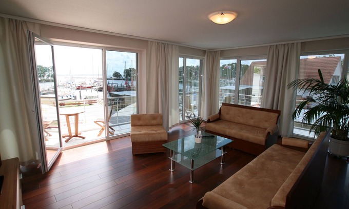 Lauterbach Appartement | de Luxe-Appartement-Vue sur la marina-Salle de bain privée