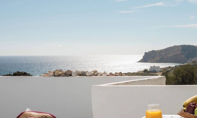 Milos Appartement | Deluxe apartment with panoramic sea view located on the hill of Provatas
