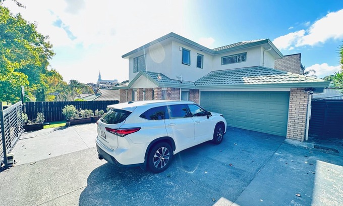 Goodwood Heights Maison | Deluxe Beauty House near Auckland Airport and City