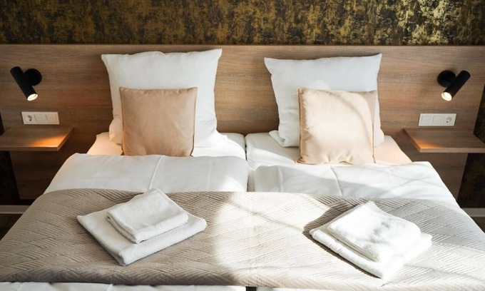 Estenfeld Hôtel | Deluxe double room with underfloor heating