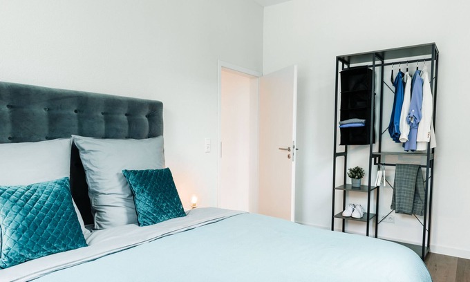Offenbach am Main Appartement | Deluxe Flat | PS4 | Parking | Netflix | Central