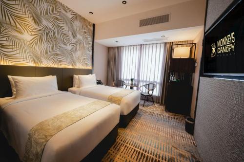 Hulu Langat Appartement | Deluxe King Room and Deluxe Twin Room at Monkeys Canopy Resort