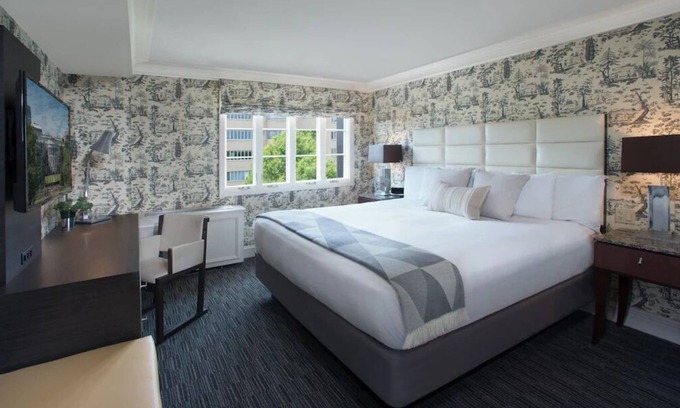 Kalorama Heights Hôtel | Deluxe King Room at The Normandy Hotel, Minutes to Smithsonian's National Zoo!
