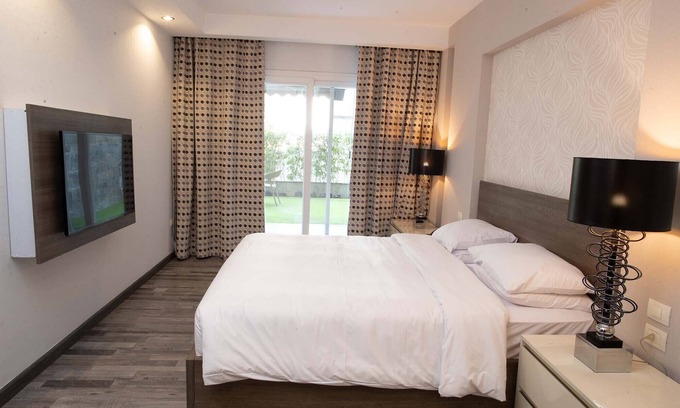 Heliopolis Appartement | Deluxe King Studio - 5 min away from Airport