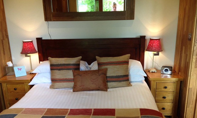 Ewelme Appartement | Lodge-de Luxe-Douche-Dingle Dell Lodge