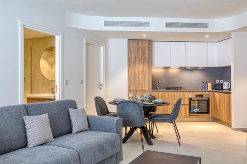 Paceville Appartement | Deluxe Mercury Suites 439 with Pool