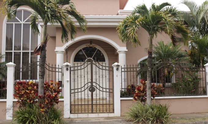 San Antonio de Belen Maison | Deluxe Property in Cariari