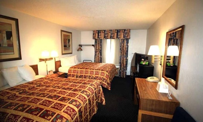 Roseville Hôtel | Deluxe Queen Room With Two Queen Beds Non-Smoking