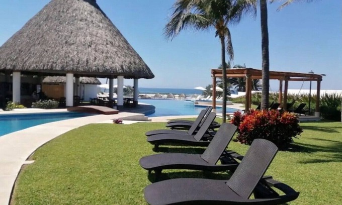 Boulevard Barra Vieja Appartement | Deluxe & spacious apt w/beach club & big pool
