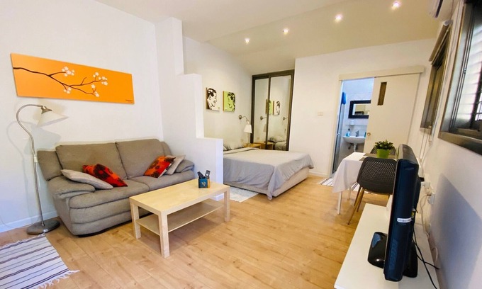 Ra'ananna Appartement | Deluxe Studio with a Garden - Kazan St