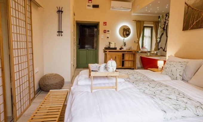 Szentendrei Appartement | Deluxe Suite with double bed - bathtub