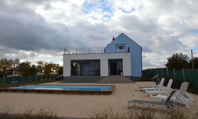 Nemesbuk Villa | Villa de luxe, piscine spacieuse, accessible en fauteuil roulant. Chambres avec air conditionné