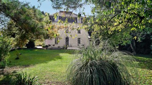 Saint-Martin-de-Saint-Maixent Lit Et Petit-Déjeuner | Demeures ressourçantes - Le Vallon