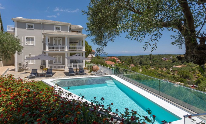 Alonia Appartement | Demargia Villa A - Appartement dans un quartier calme avec piscine commune pour 6