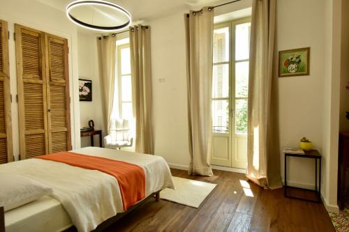 Fontvieille Maison | Demeure d'exception sur la place de l'église