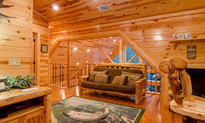 Broken Bow Cabine | Denali Private Cabin Includes Xbox, Hot Tub, and Stone Pizza Oven by Redawning