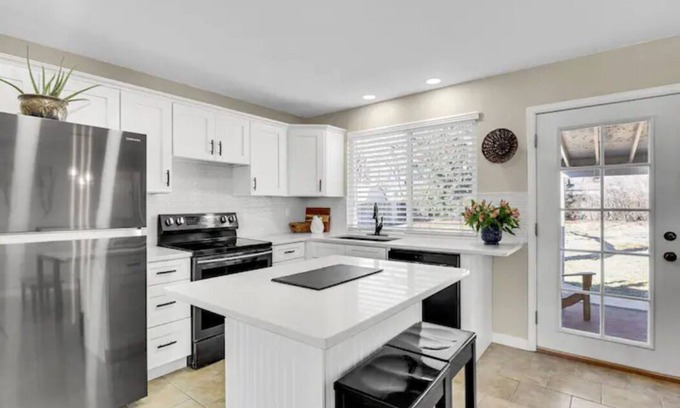 Northwest Arvada Maison | Denver 3bed/2 bath with spacious backyard