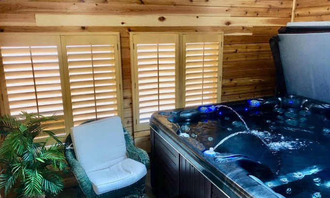 Southeast Appartement | Denver Blue Bear Den 3BR 2BA & Spa