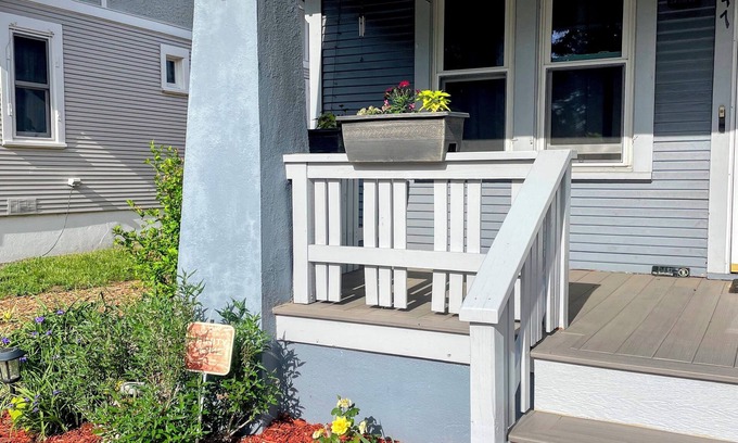 Berkeley Maison | Denver Couples Retreat. Close to Red Rocks, Empower Field & Ball Arena