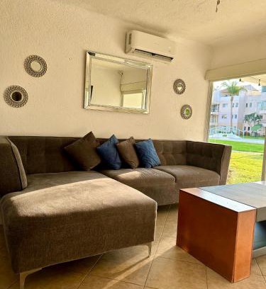 Playa Diamante Appartement | Departamento en Pb frente a la alberca