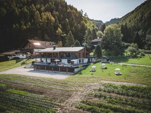Casola Appartement | Der Hof - Perntal Retreat