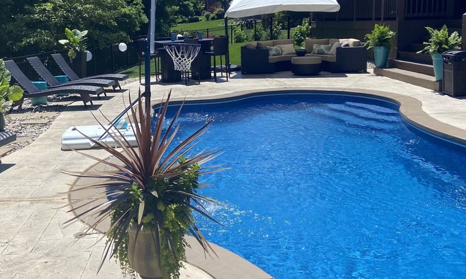 Prospect Maison | Location Maison Kentucky Derby avec piscine