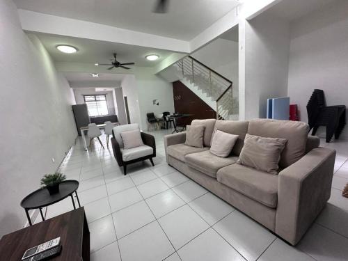 Taman Desa Tebrau Maison | Desa Tebrau 2 5mins IKEA Toppen PeiKin AICC HeLiXuan Restaurant