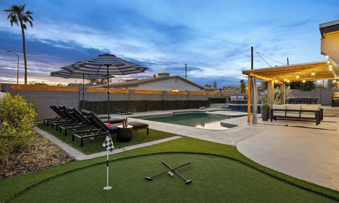 Pointe Scottsdale Maison | Desert Dreaming: Deluxe Retreat w/ Pool & Putt!