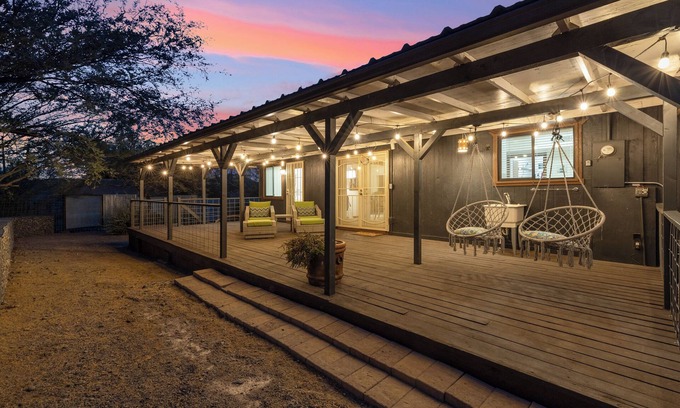 Cave Creek Maison | Desert Escape for Families & Friends – 3BR with Games, Hot Tub & Outdoor Dining