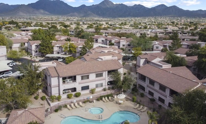 North Scottsdale Appartement | Desert Modern Condo 15 minutes from Old Town, hiking trails and more!