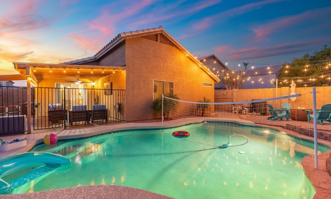 Greenfield Lakes Maison | Desert Oasis: 3BR Home with Heated Pool Near San Tan Mall