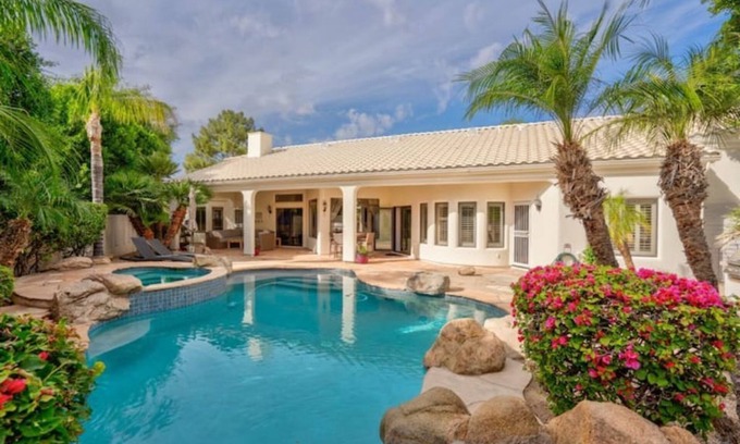 Val Vista Lakes Maison | Desert Oasis in Val Vista Lakes - Heated Pool
