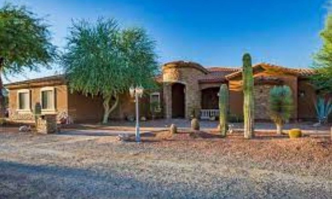 Maricopa County Maison | Desert Oasis Resort Style w/ POOL & Hot Tub - Indoor & Outdoor Games