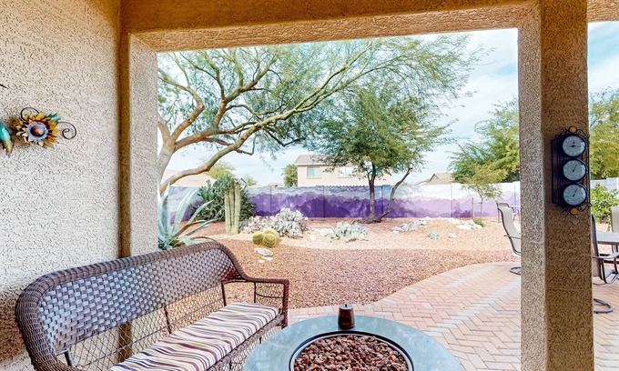 San Tan Valley Maison | Desert retreat with enclosed yard, instruments, alfresco dining, grill, & W/D