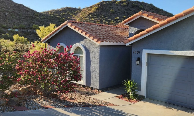 North Mountain Maison | Desert Valley Stay - Mountain Views
