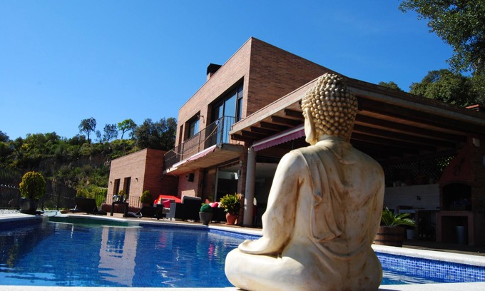 Sant Fost de Campsentelles Maison | MAISON DESIGN AVEC PISCINE SPA MAISON DESIGN AVEC PISCINE SPA ET VUES INCROYABLES