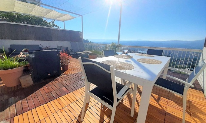 Poio Maison | Concevez et détendez-vous dans un chalet dans un quartier exclusif mais très proche de la mer, central.