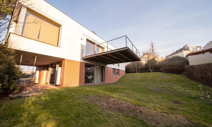 Prague 13 Appartement | Design Architect Villa with 2 Apartments