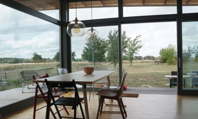 Oberbarnim Maison | Maison design en bois avec vue sur le terrain dans la Märkische Schweiz