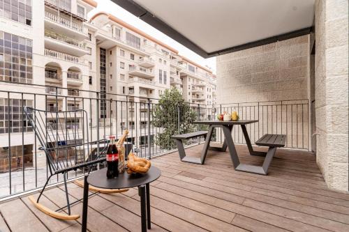 Kiryat HaLeom Appartement | Designed 2BR with 2 bathroom, Terrace and Parking
