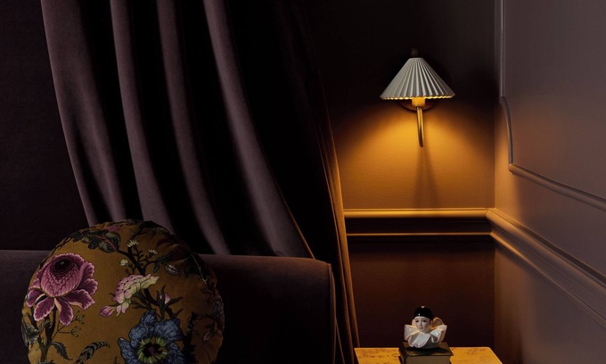Stratford Hôtel | Designed for a romantic getaway or a solo adventure on the town. Dramatic & Theatrical