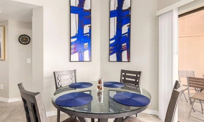 Maryvale Copropriété | Designer 2BD/2BA in Gated Resort w/Pool & Gym