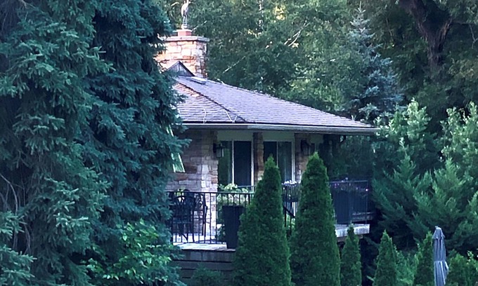 Stratford Maison | Designer 3-bedroom home near downtown in park like setting
