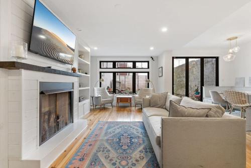 Pennsport Maison | Designer 3 BR Townhome with Beautiful Backyard