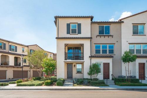 El Monte Maison | Designer 3BR El Monte Retreat Near DTLA & Pasadena