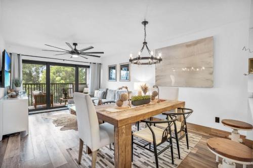 Park Shore Maison | Designer Furnished and Views
