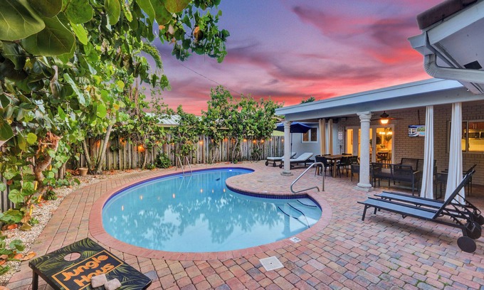 Imperial Point Maison | Designer Home | Private Pool & BBQ | 1.5mi to Beach